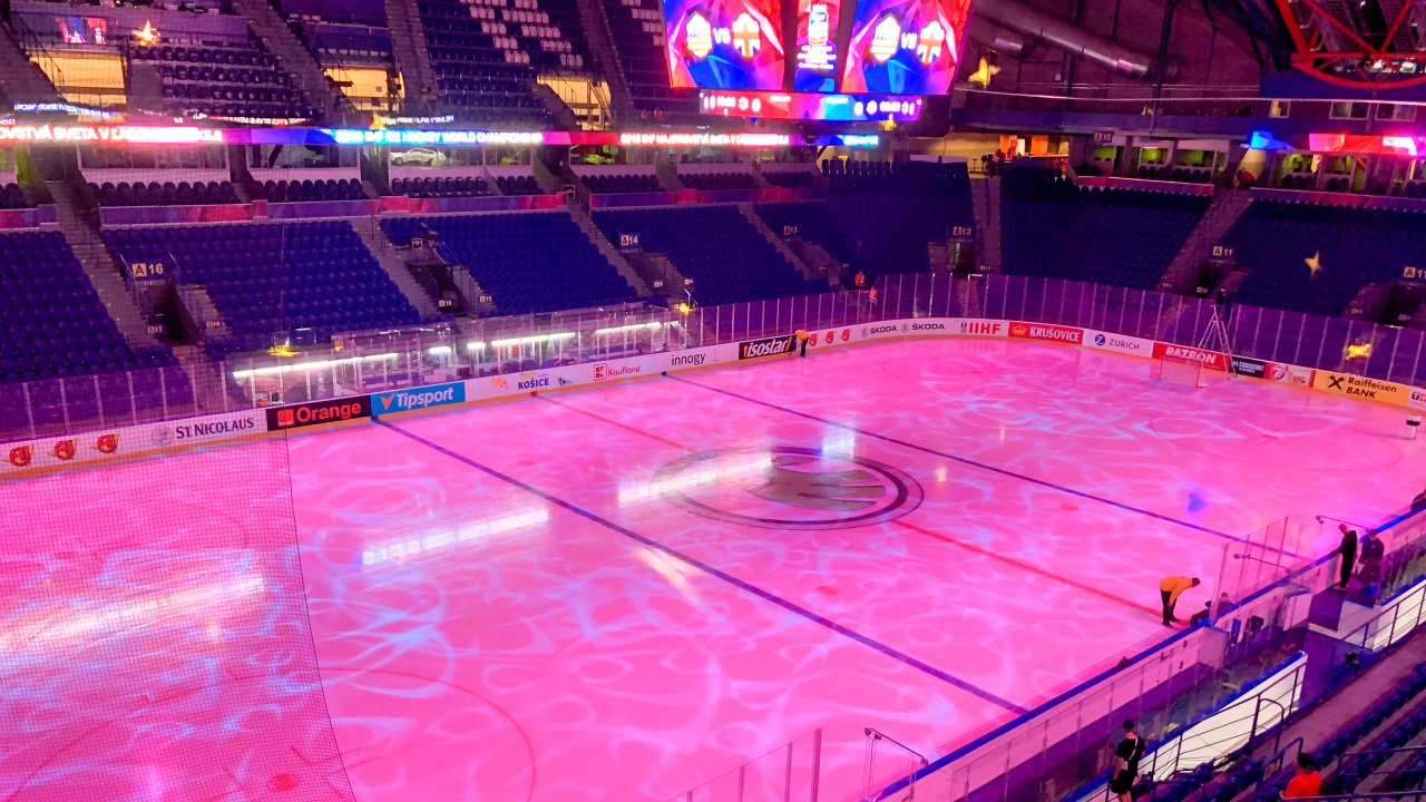 PROLIGHTS STARK lidera el Campeonato Mundial de Hockey sobre Hielo