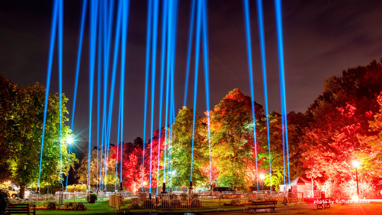 PROLIGHTS Panorama IP Airbeams son un faro de luz para Harrogate 1571